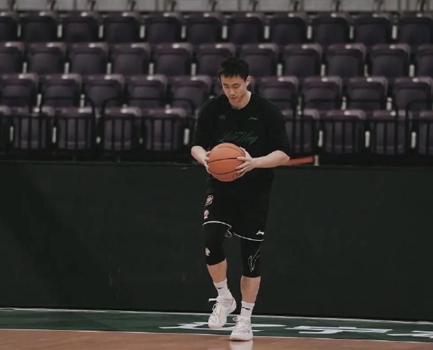 星空体育足球直播-即将伤愈归来，辽宁本钢官方：赵继伟成功通过CBA体测