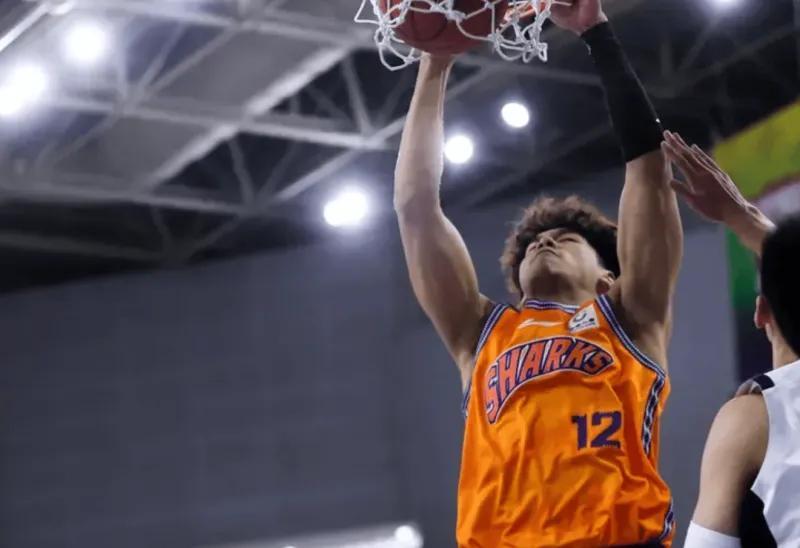 星空体育足球直播-上海113-104淘汰广东4好消息！内线统治力拉满，马典成小偰太好用