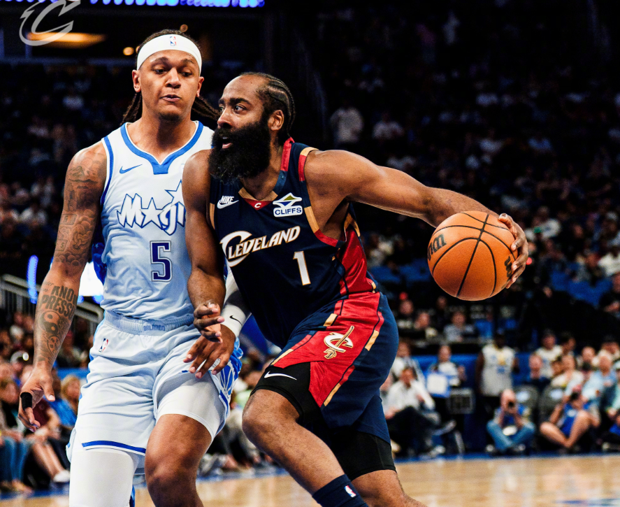 星空体育平台-哈登空砍30分8助,骑士爆冷惜败魔术!守住东部第四,或许是好事