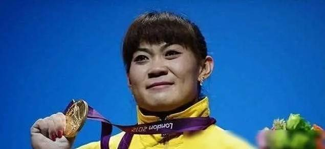 星空体育官网-体坛第一叛徒!她改洋名换国籍夺冠后称不是中国人,结局如何?|姚丽|哈萨克斯坦|马内扎|举重|教练_新浪体育_新浪新闻