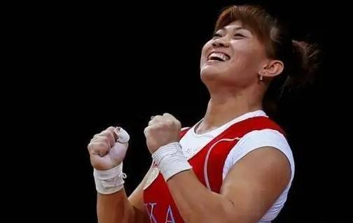 星空体育官网-体坛第一叛徒!她改洋名换国籍夺冠后称不是中国人,结局如何?|姚丽|哈萨克斯坦|马内扎|举重|教练_新浪体育_新浪新闻